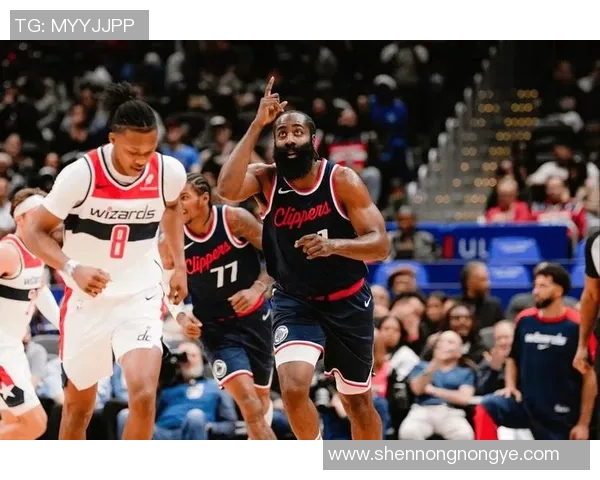 最新战报:哈登全场高光瞬间集锦 最新战报:哈登全场高光瞬间集锦